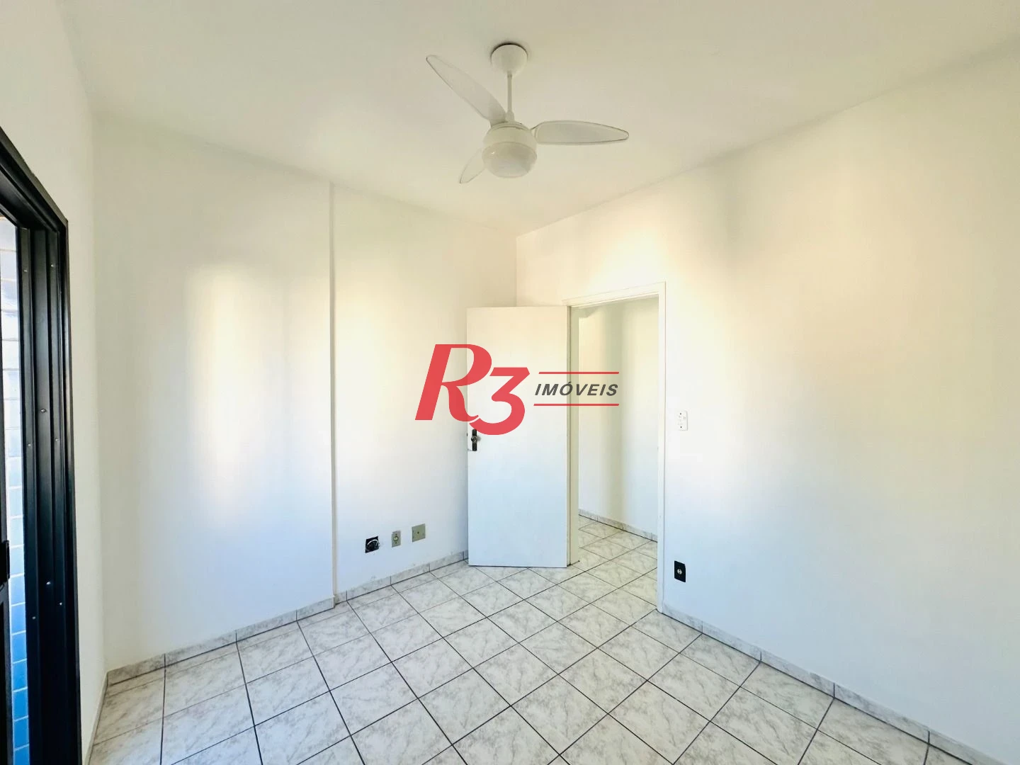 Apartamento com 2 dormitórios à venda, 62 m² por R$ 550.000,00 - Estuário - Santos/SP
