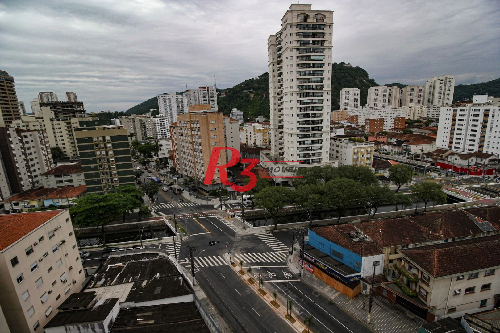 Apartamento com 2 dormitórios à venda, 84 m² por R$ 1.700.000,00 - Pompéia - Santos/SP
