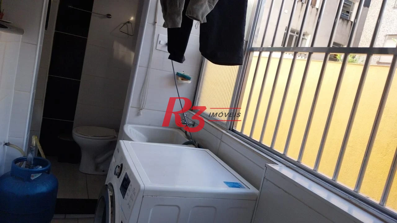 Apartamento com 3 dormitórios à venda, 117 m² por R$ 690.000,00 - Gonzaga - Santos/SP