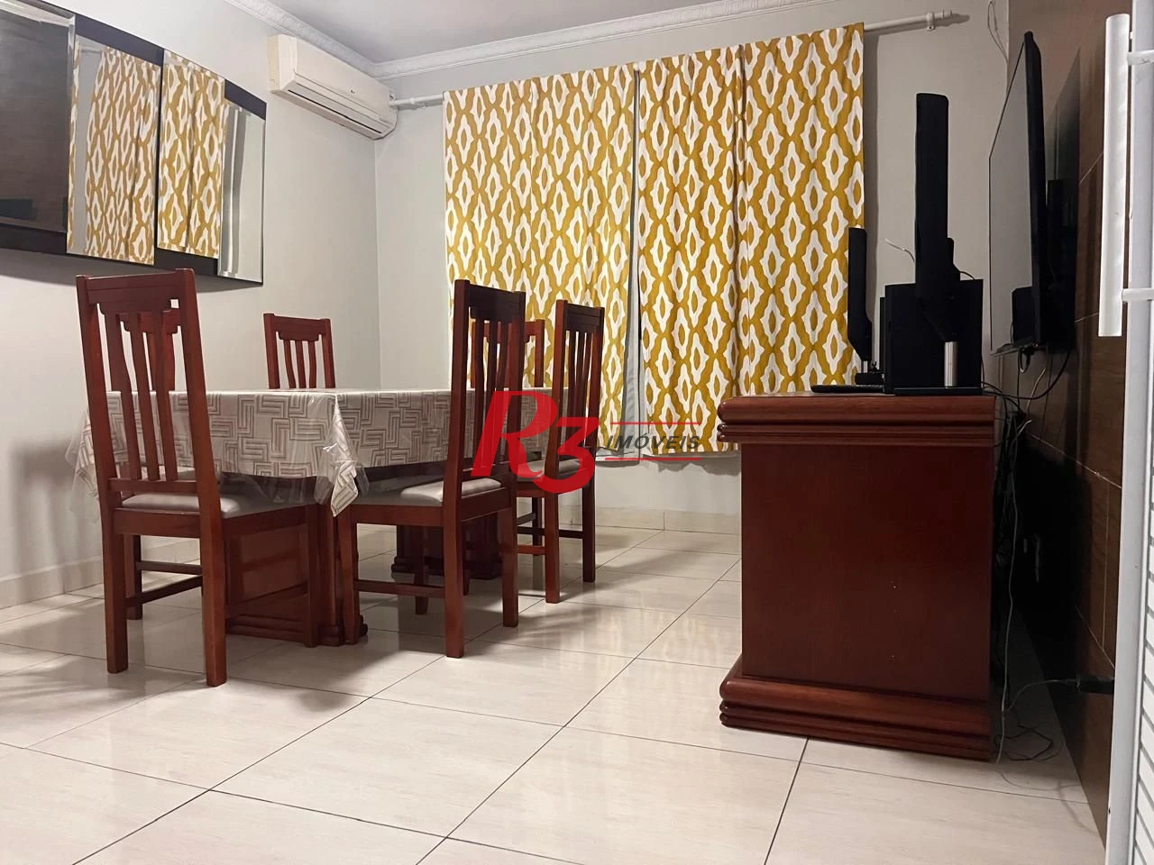 Apartamento com 3 dormitórios à venda, 117 m² por R$ 690.000,00 - Gonzaga - Santos/SP