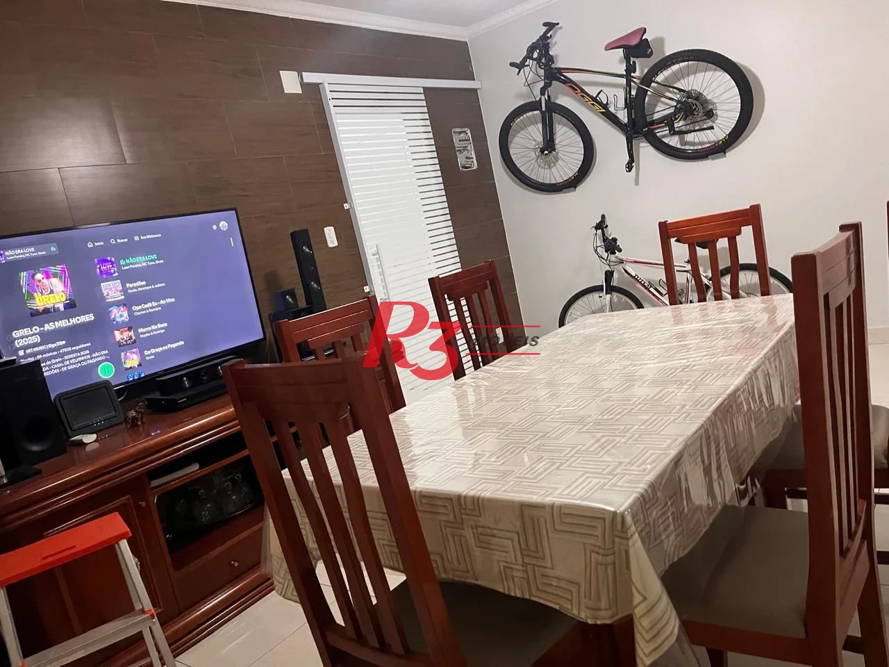 Apartamento com 3 dormitórios à venda, 117 m² por R$ 690.000,00 - Gonzaga - Santos/SP