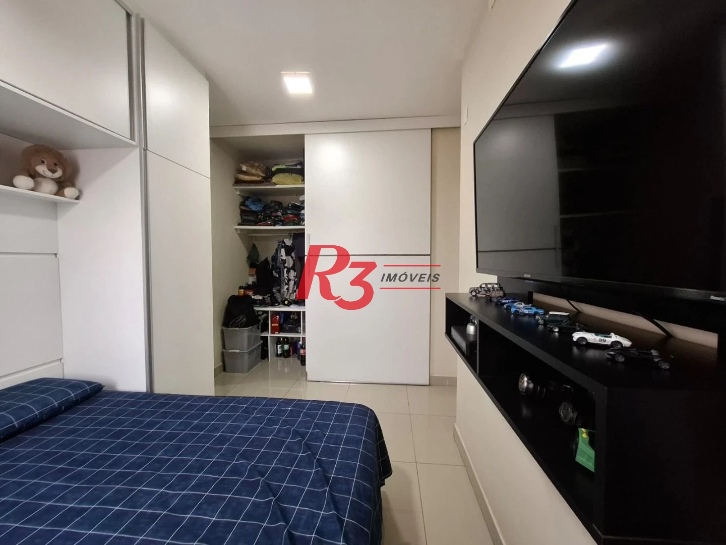 Apartamento com 2 dormitórios à venda, 64 m² por R$ 640.000,00 - Estuário - Santos/SP