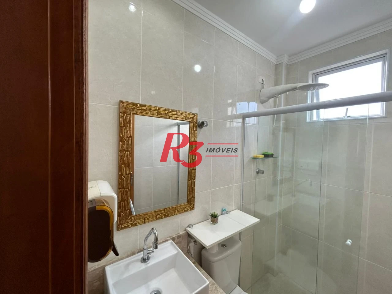 CASA 3 DORMITÓRIOS EM SANTOS