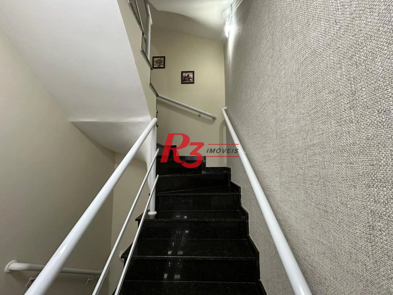 CASA 3 DORMITÓRIOS EM SANTOS