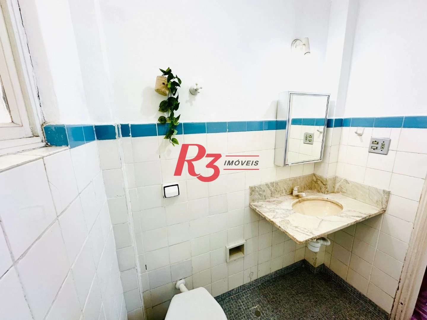 Apartamento com 1 dormitório para alugar, 44 m² por R$ 3.000,02/mês - Pompéia - Santos/SP