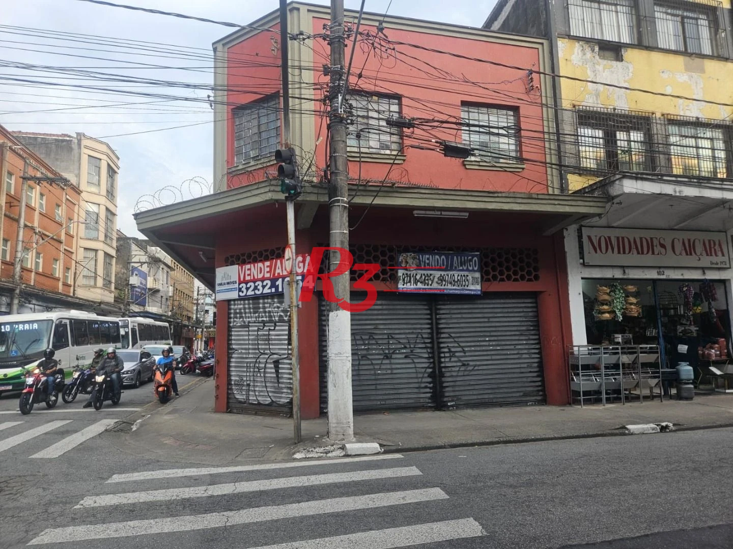 Loja de frente para vender ou alugar Centro de Santos SP