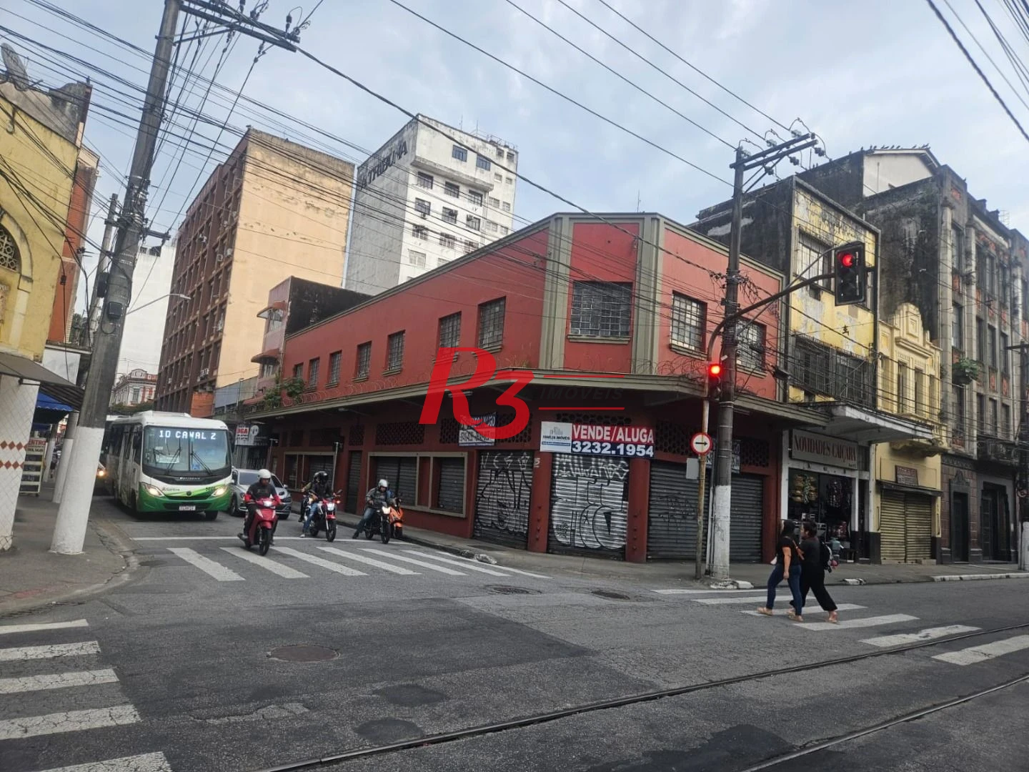 Loja de frente para vender ou alugar Centro de Santos SP
