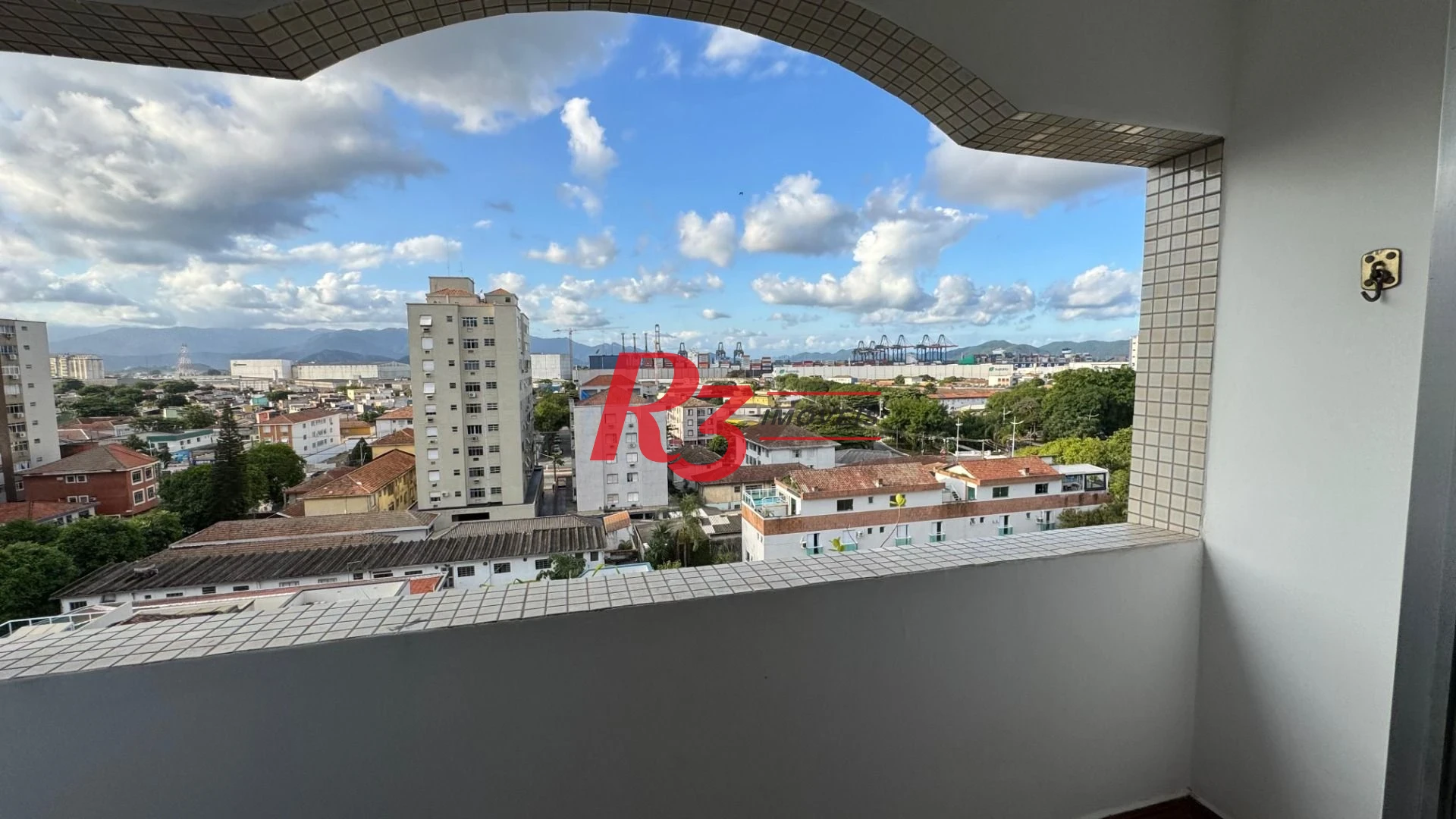 Apartamento com 3 dormitórios para alugar, 112 m² por R$ 4.250,00/mês - Embaré - Santos/SP
