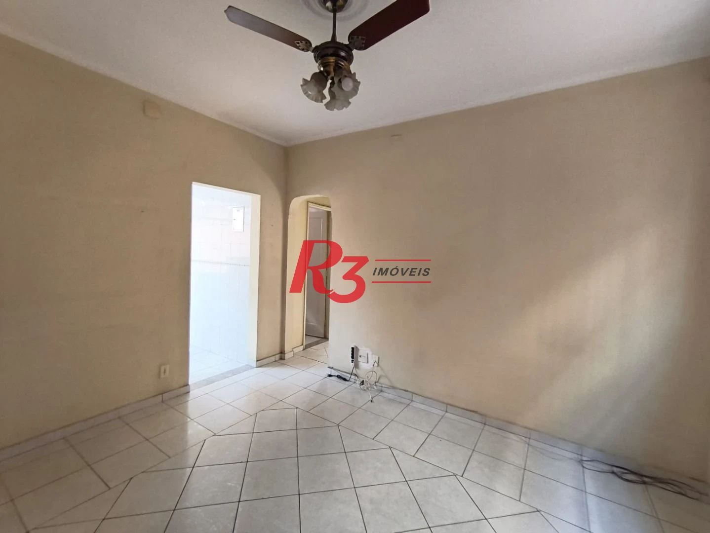 Apartamento com 2 dormitórios à venda, 65 m² por R$ 300.000,00 - Macuco - Santos/SP