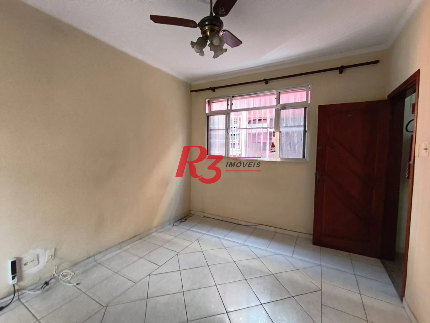Apartamento com 2 dormitórios à venda, 65 m² por R$ 300.000,00 - Macuco - Santos/SP