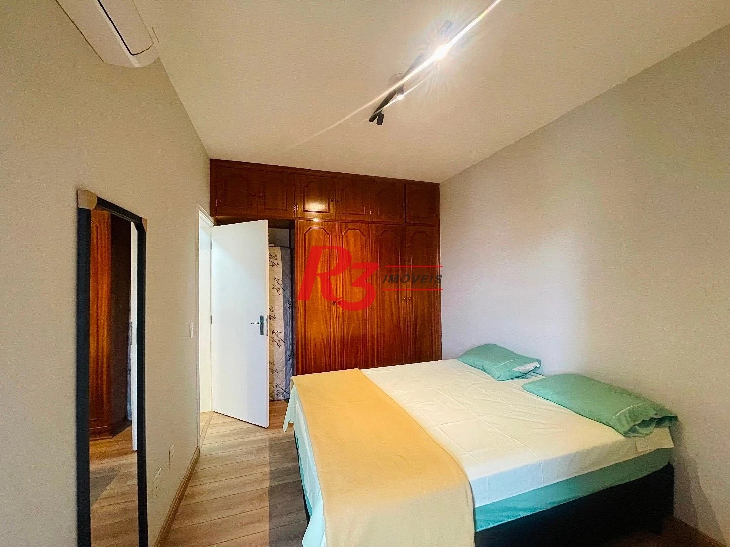 Apartamento com 1 dormitório para alugar, 51 m² por R$ 3.200,00/mês - Vila Matias - Santos/SP
