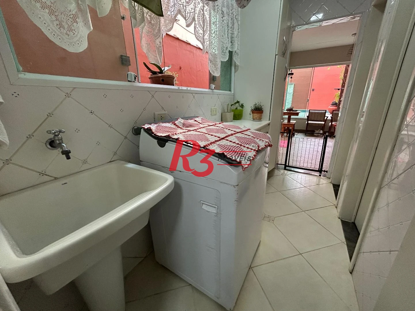 Sobrado com 4 dormitórios à venda, 180 m² por R$ 1.300.000,00 - Aparecida - Santos/SP