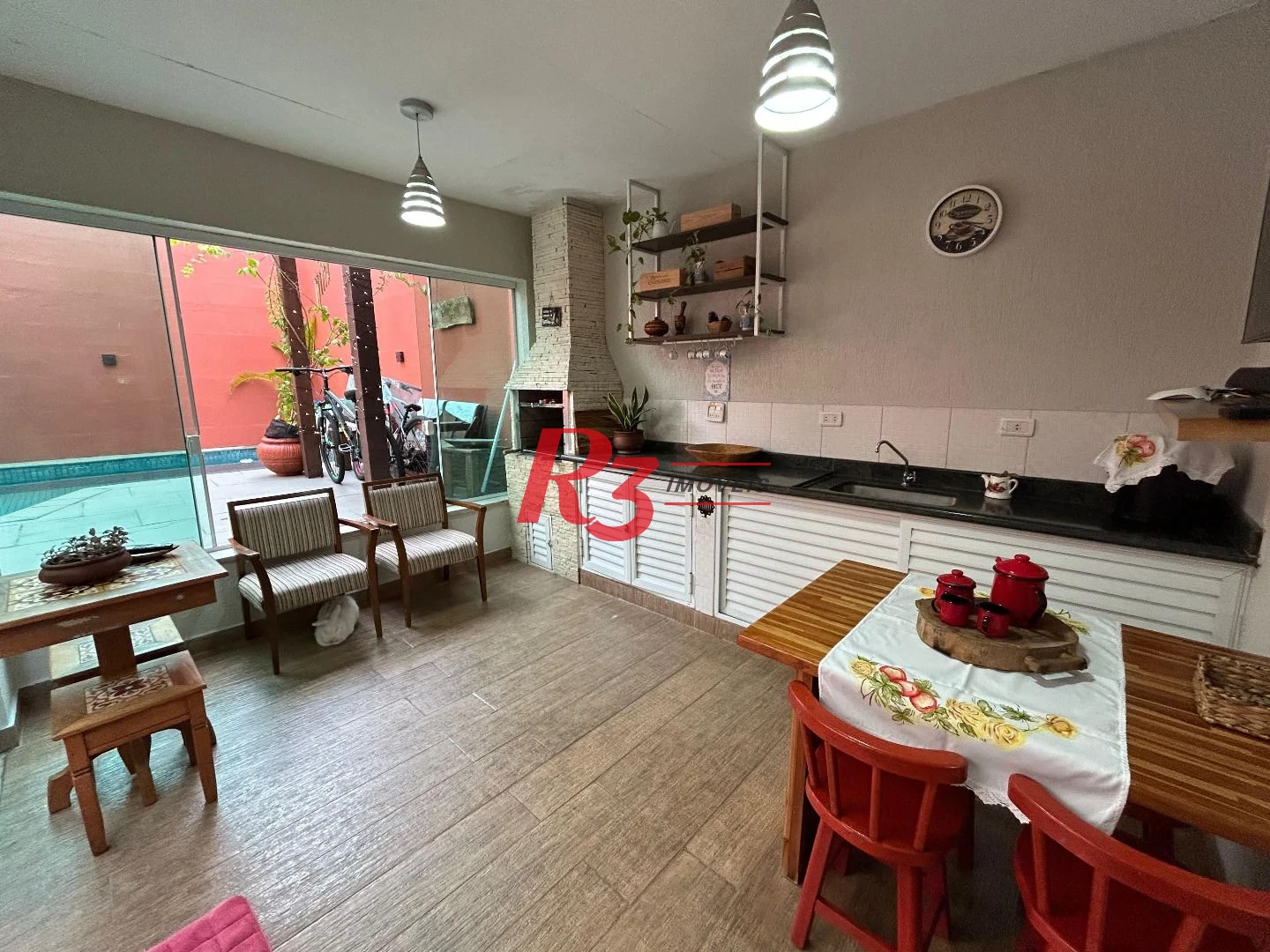 Sobrado com 4 dormitórios à venda, 180 m² por R$ 1.300.000,00 - Aparecida - Santos/SP
