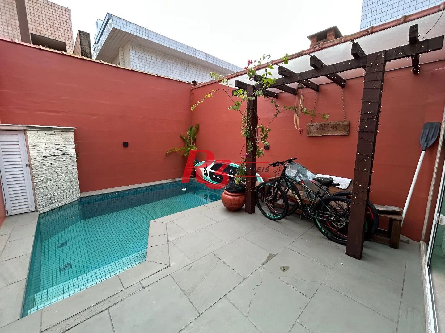 Sobrado com 4 dormitórios à venda, 180 m² por R$ 1.300.000,00 - Aparecida - Santos/SP