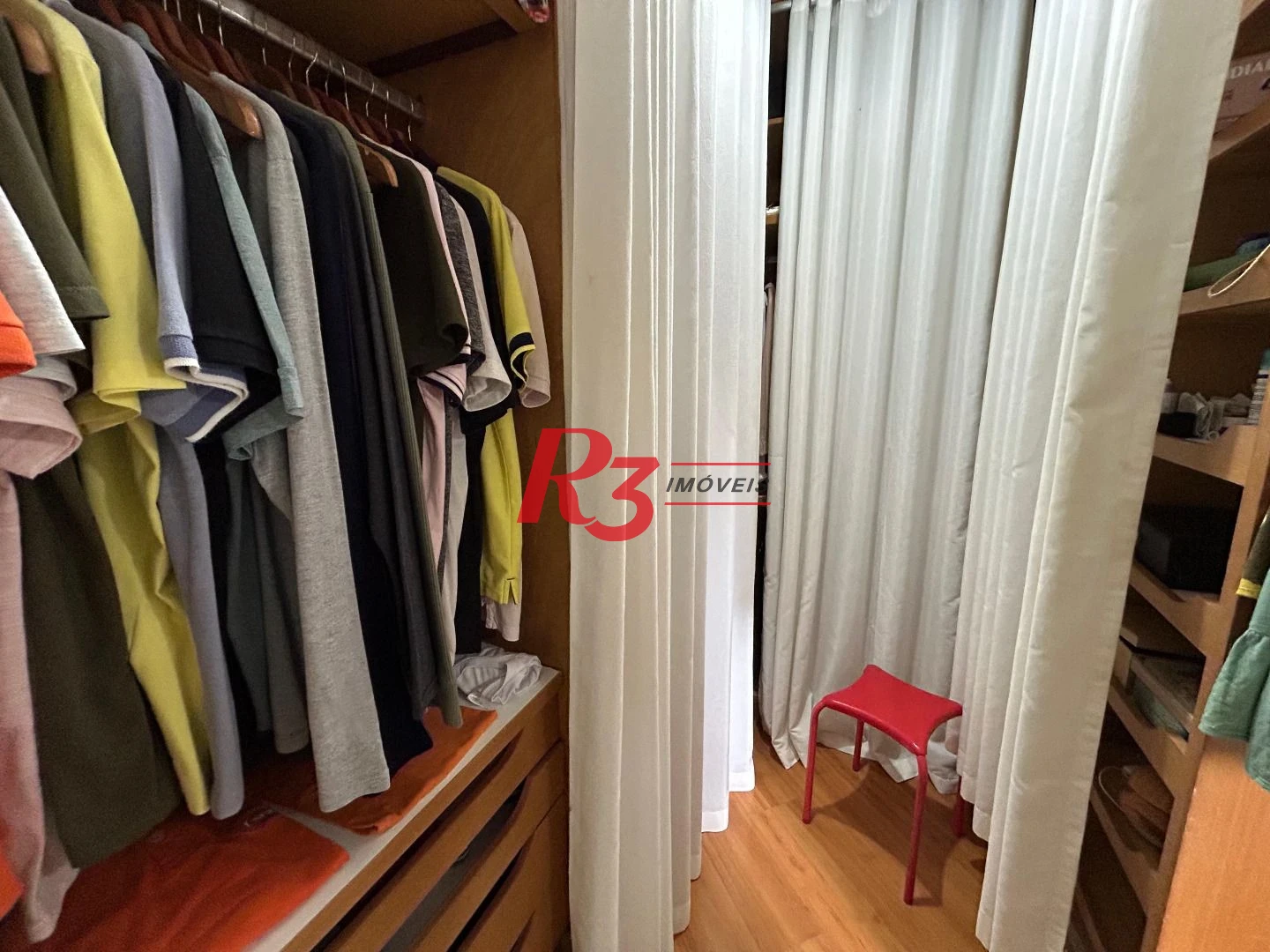 Sobrado com 4 dormitórios à venda, 180 m² por R$ 1.300.000,00 - Aparecida - Santos/SP