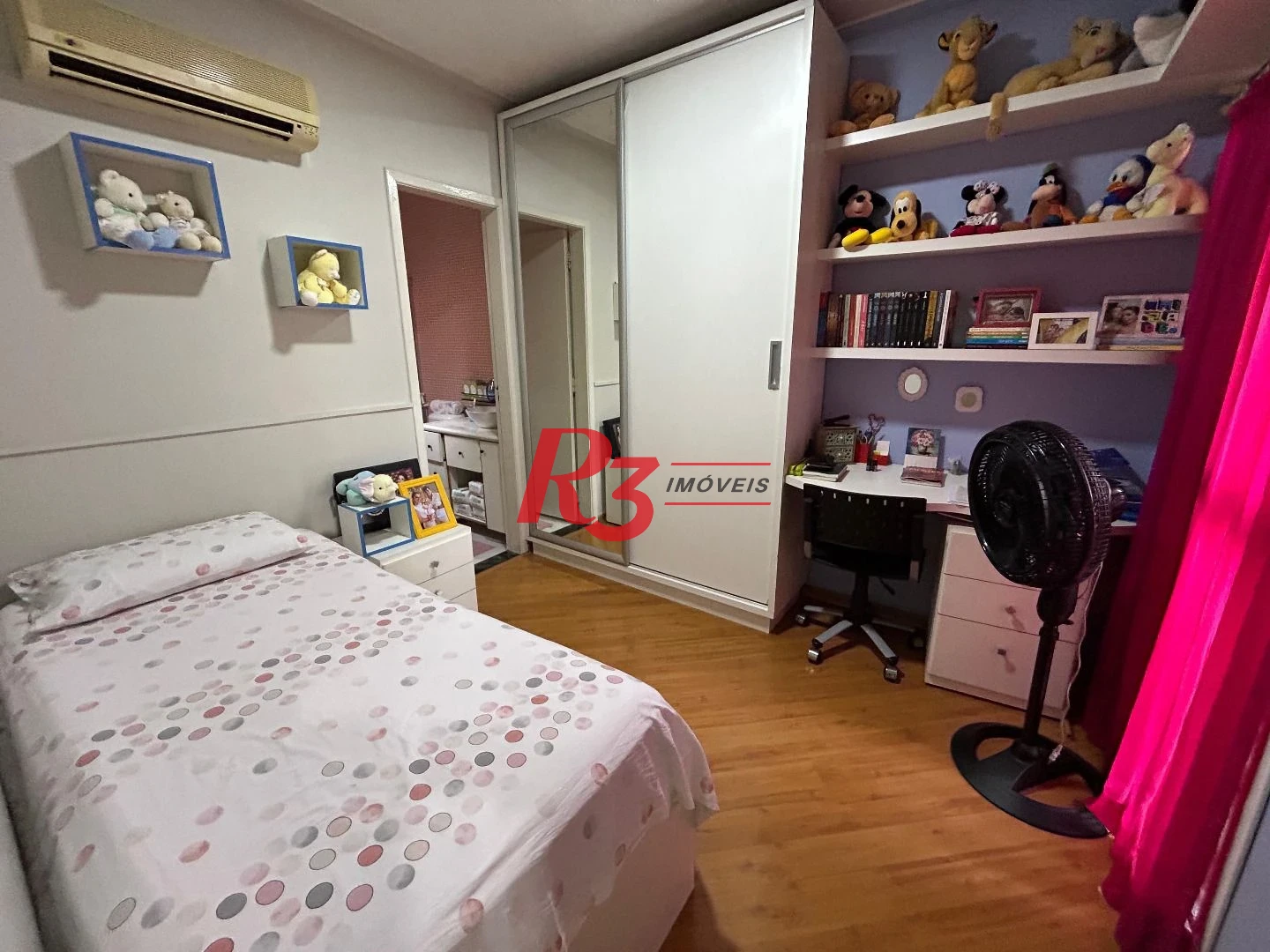 Sobrado com 4 dormitórios à venda, 180 m² por R$ 1.300.000,00 - Aparecida - Santos/SP