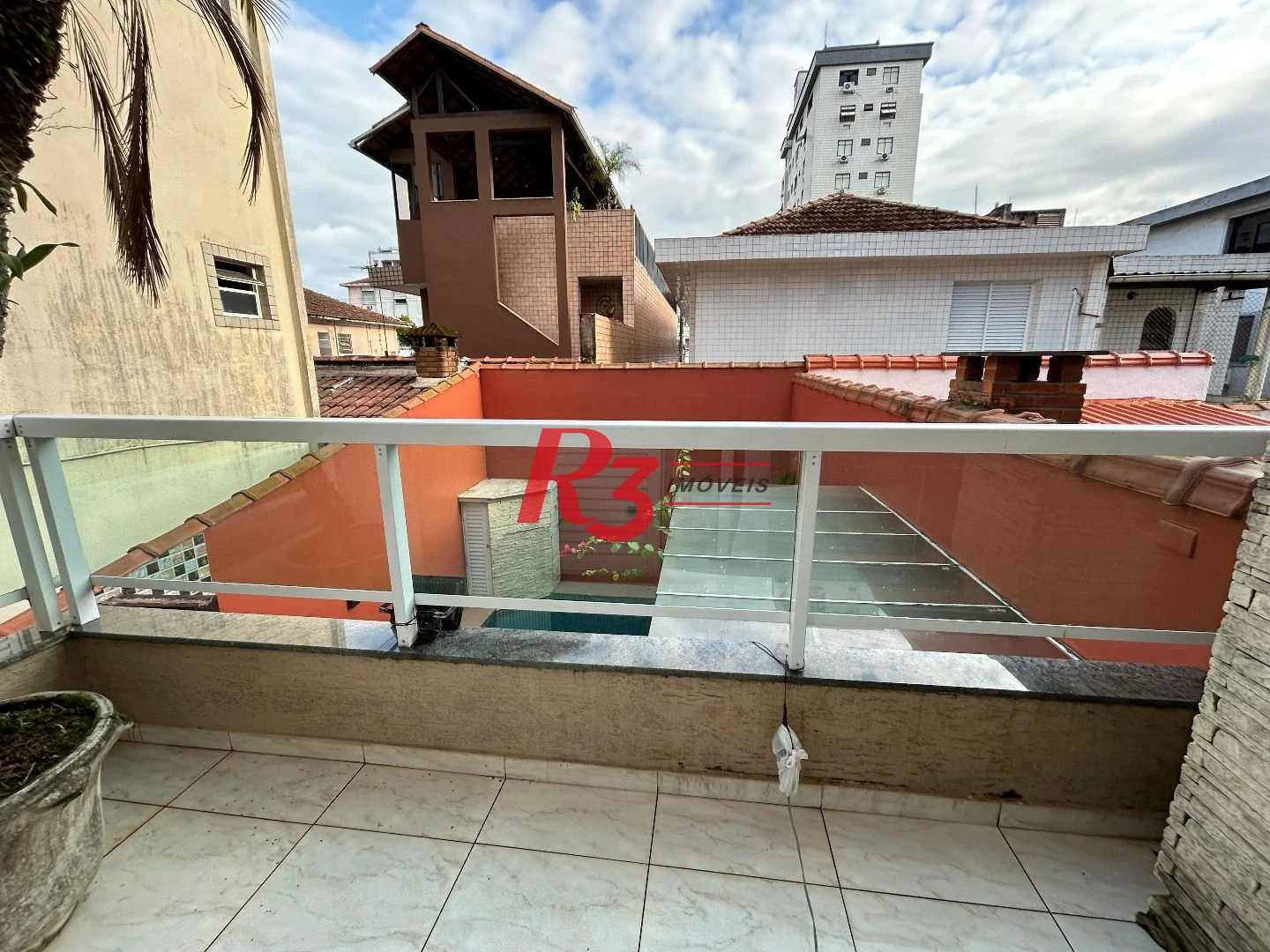 Sobrado com 4 dormitórios à venda, 180 m² por R$ 1.300.000,00 - Aparecida - Santos/SP