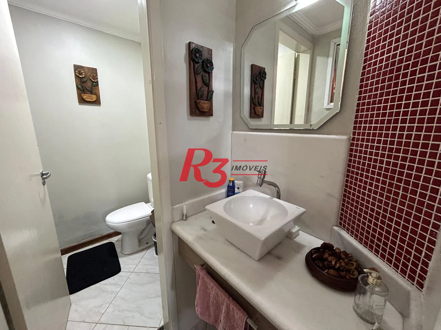 Sobrado com 4 dormitórios à venda, 180 m² por R$ 1.300.000,00 - Aparecida - Santos/SP