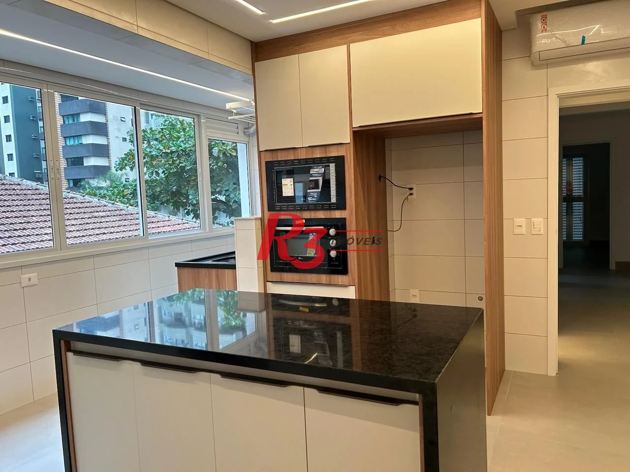 Apartamento com 4 quartos para alugar, 130 m² por R$ 7.700/mês - Embaré - Santos/SP