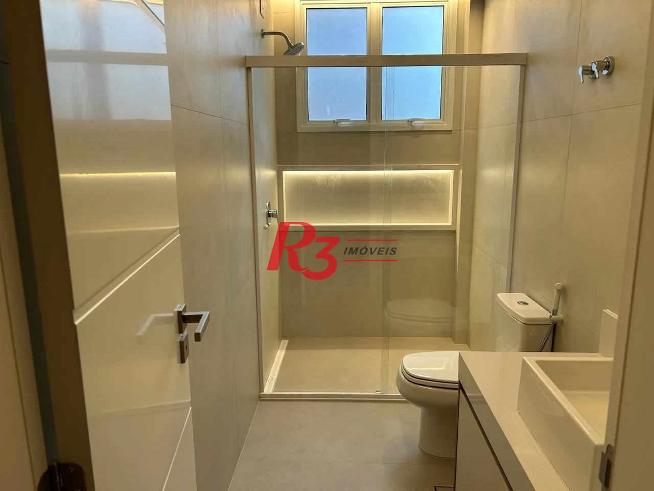 Apartamento com 4 quartos para alugar, 130 m² por R$ 7.700/mês - Embaré - Santos/SP