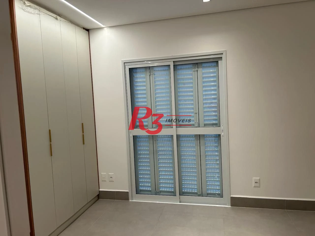 Apartamento com 4 quartos para alugar, 130 m² por R$ 7.700/mês - Embaré - Santos/SP