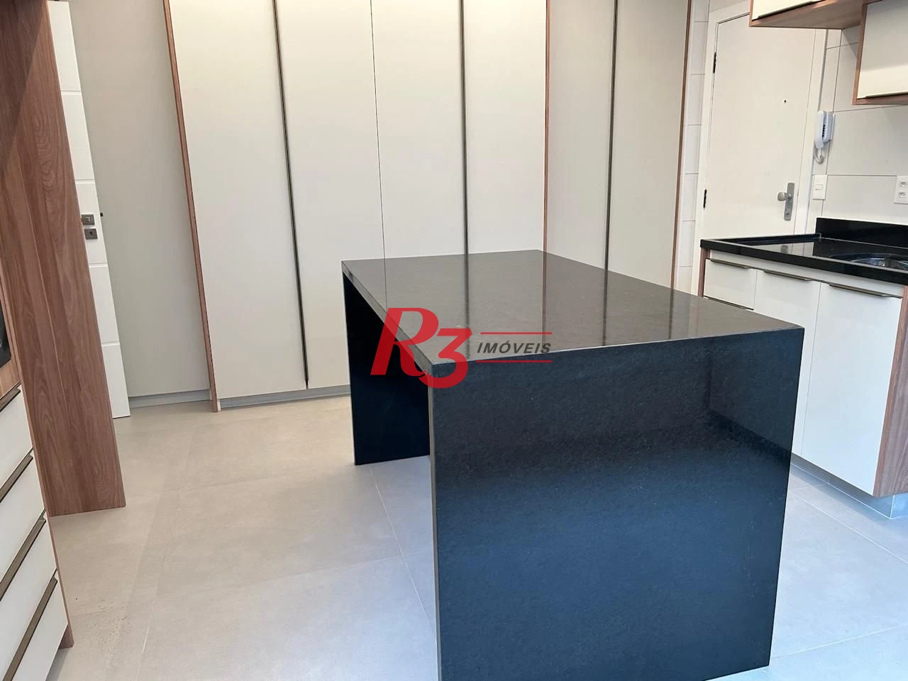 Apartamento com 4 quartos para alugar, 130 m² por R$ 7.700/mês - Embaré - Santos/SP