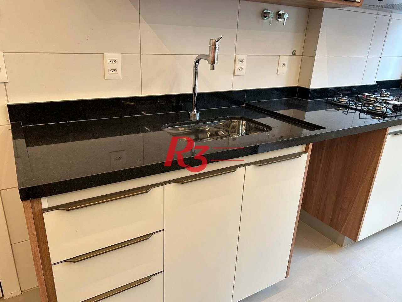Apartamento com 4 quartos para alugar, 130 m² por R$ 7.700/mês - Embaré - Santos/SP