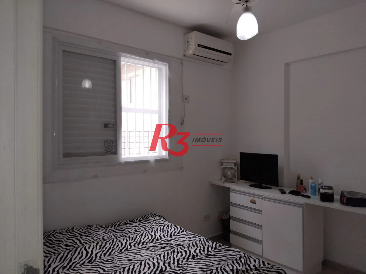 Apartamento com 3 dormitórios à venda, 90 m² por R$ 580.000,00 - Embaré - Santos/SP