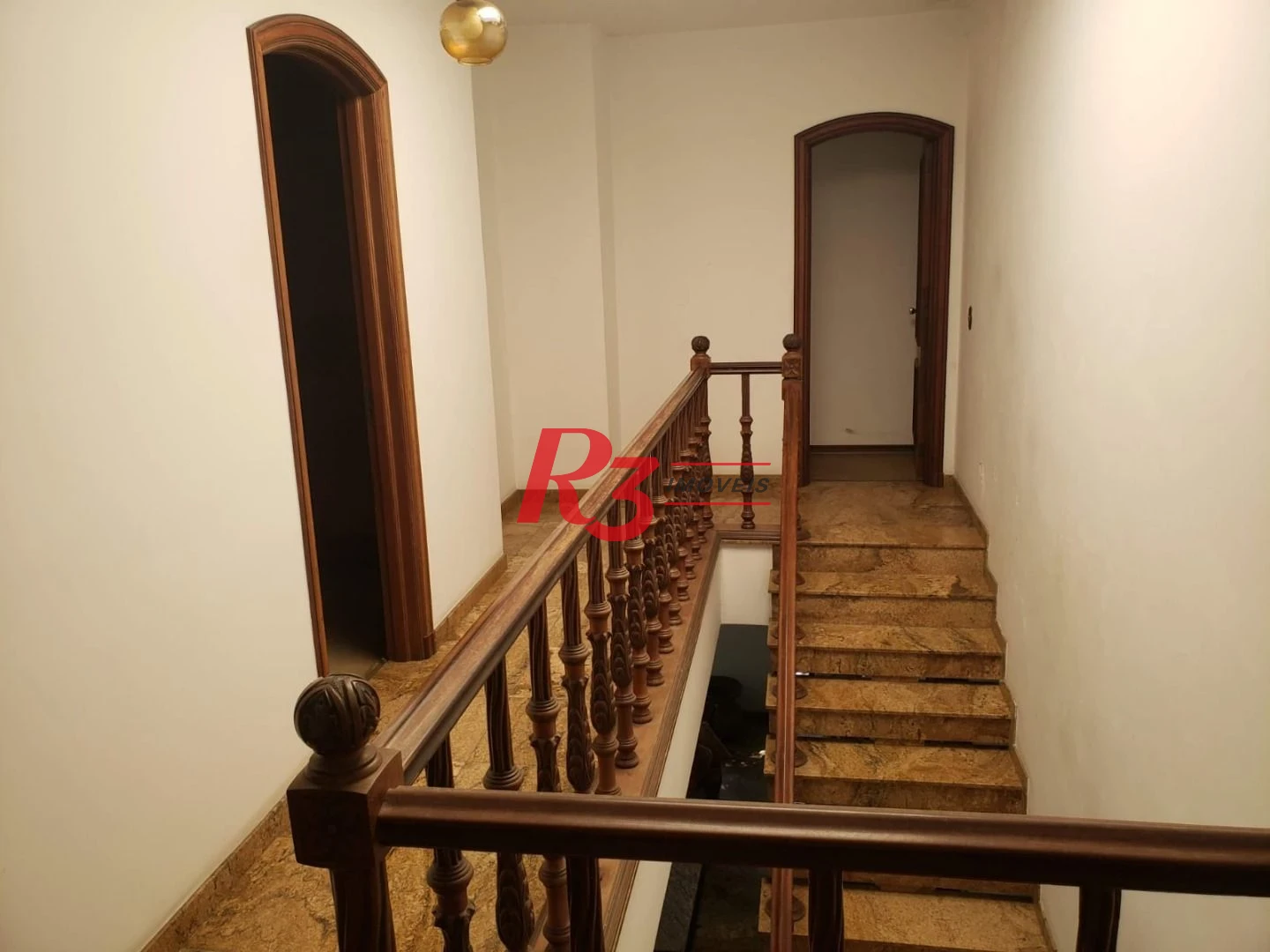 Sobrado com 3 dormitórios à venda, 198 m² por R$ 1.999.000,00 - Ponta da Praia - Santos/SP