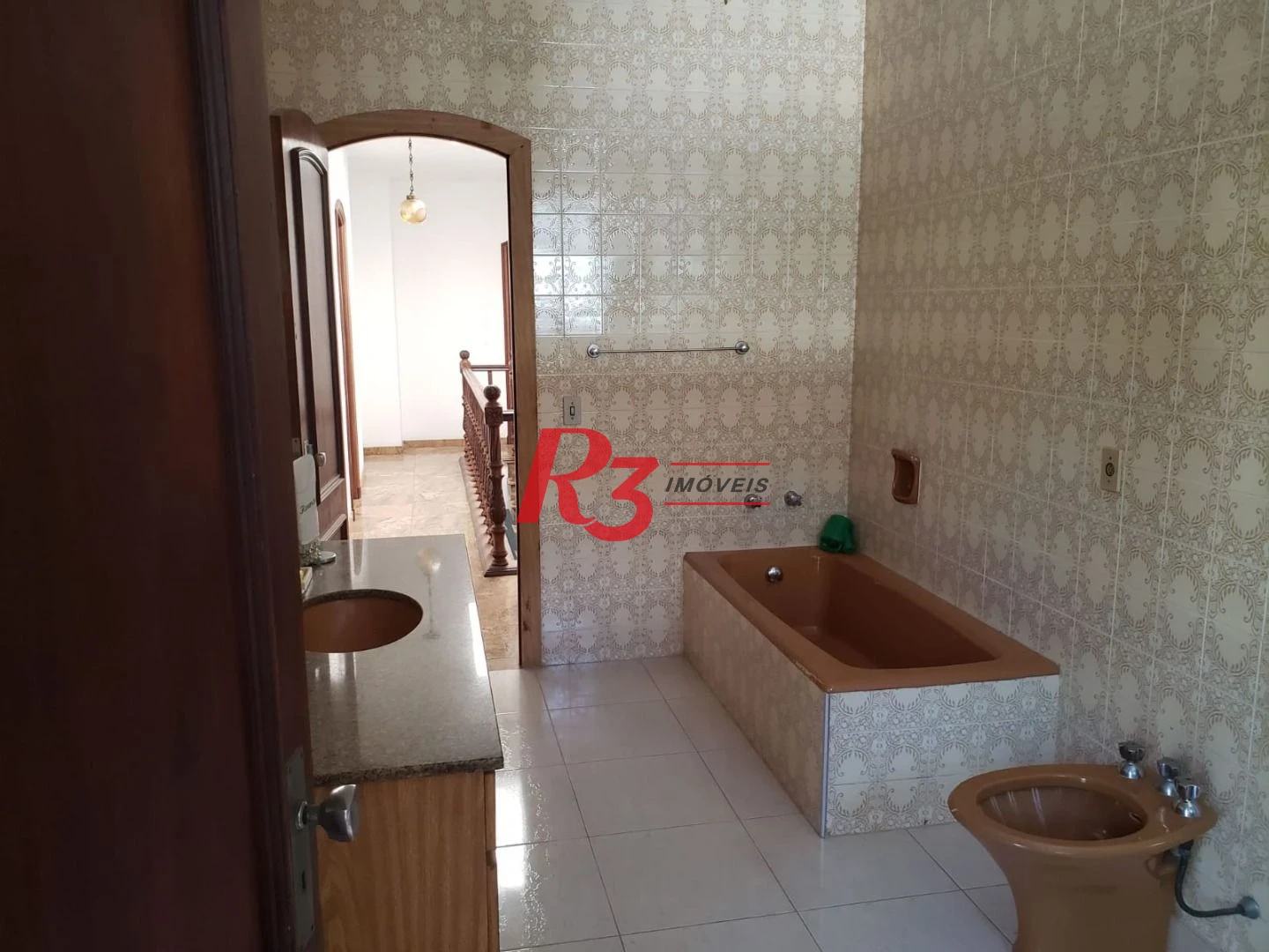 Sobrado com 3 dormitórios à venda, 198 m² por R$ 1.999.000,00 - Ponta da Praia - Santos/SP