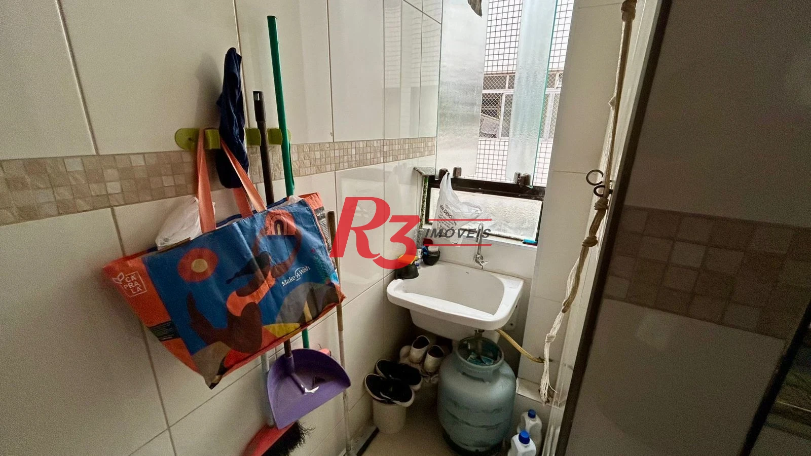 Apartamento com 2 dormitórios à venda, 57 m² por R$ 315.000,00 - Aparecida - Santos/SP