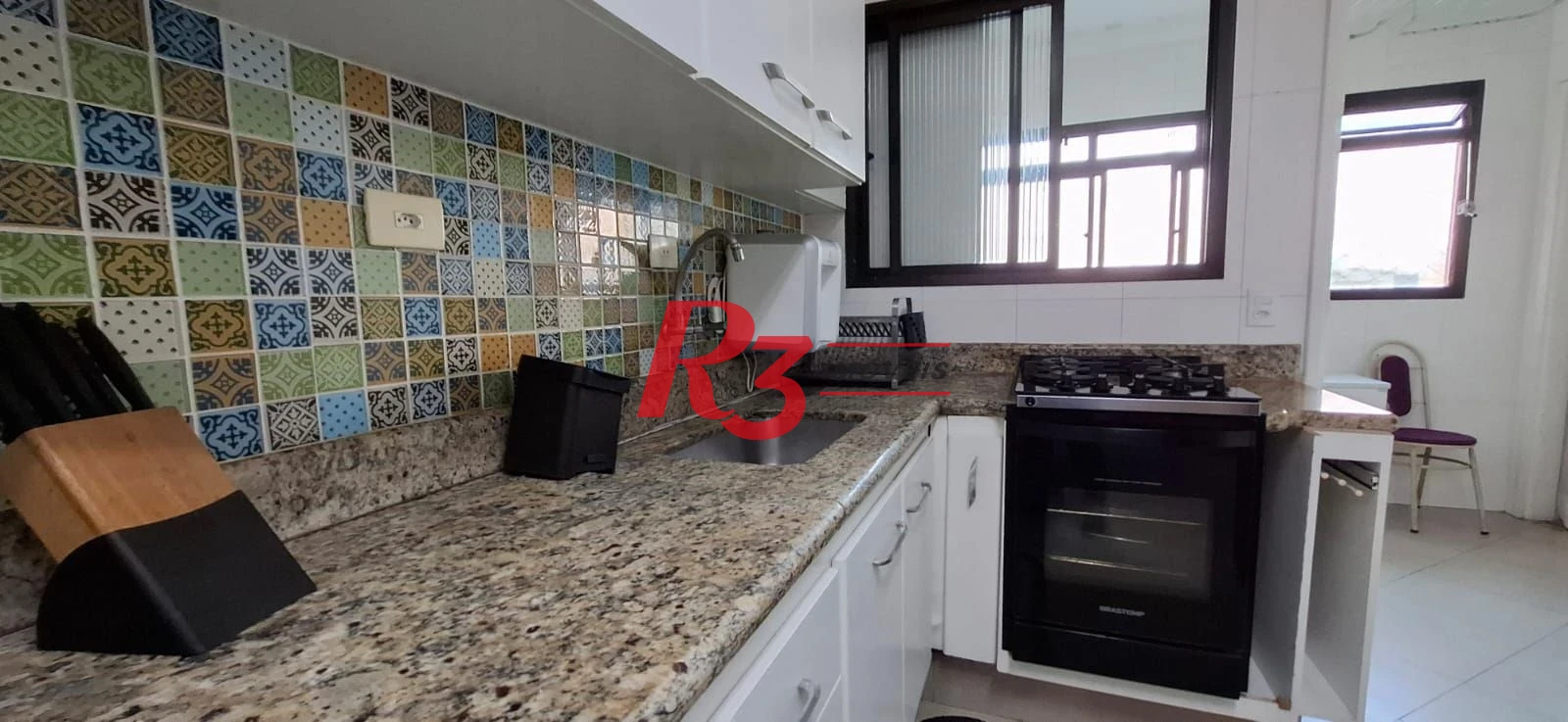 Apartamento com 2 dormitórios à venda, 104 m² por R$ 690.000,00 - Marapé - Santos/SP