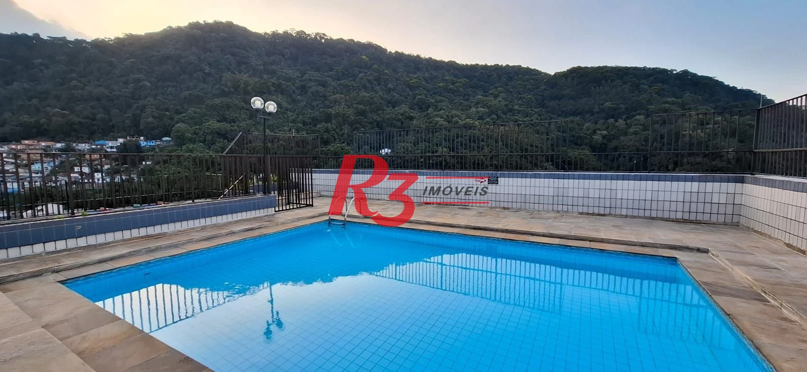 Apartamento com 2 dormitórios à venda, 104 m² por R$ 690.000,00 - Marapé - Santos/SP