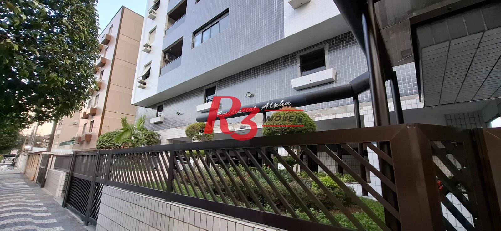 Apartamento com 2 dormitórios à venda, 104 m² por R$ 692.000,00 - Marapé - Santos/SP