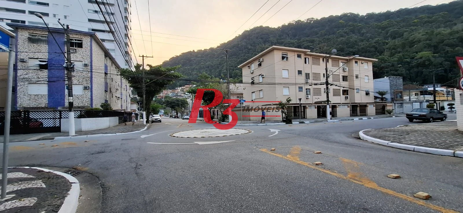 Apartamento com 2 dormitórios à venda, 104 m² por R$ 692.000,00 - Marapé - Santos/SP