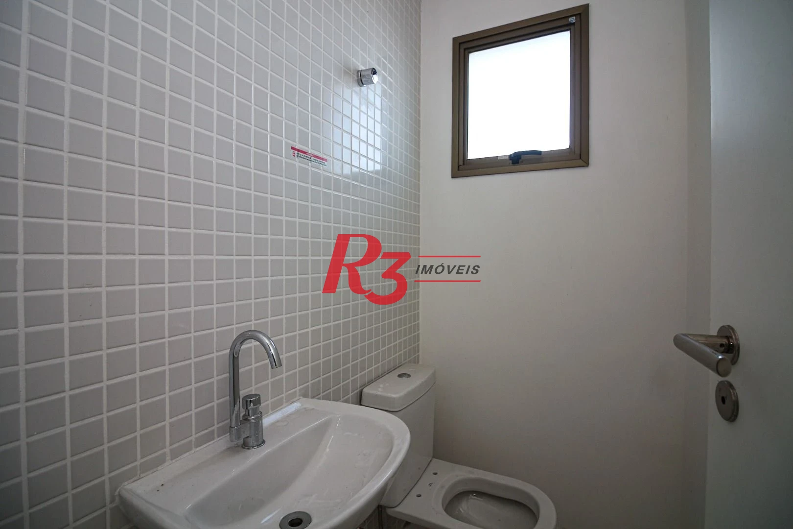 Sala, 66 m² - venda por R$ 320.000,00 ou aluguel por R$ 3.000,00/mês - Valongo - Santos/SP