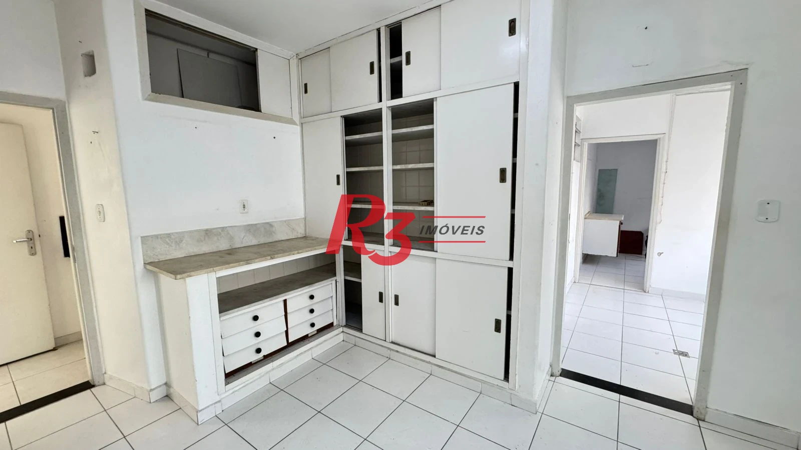 Apartamento com 3 dormitórios para alugar, 140 m² por R$ 4.594,07/mês - Gonzaga - Santos/SP