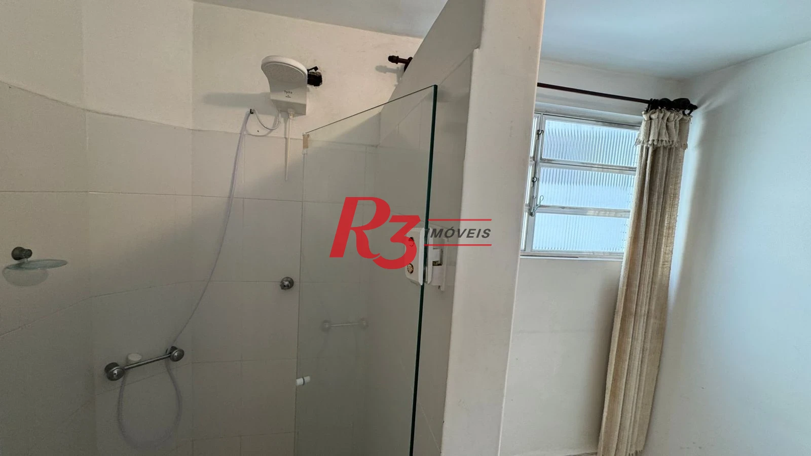 Apartamento com 3 dormitórios para alugar, 140 m² por R$ 4.594,07/mês - Gonzaga - Santos/SP