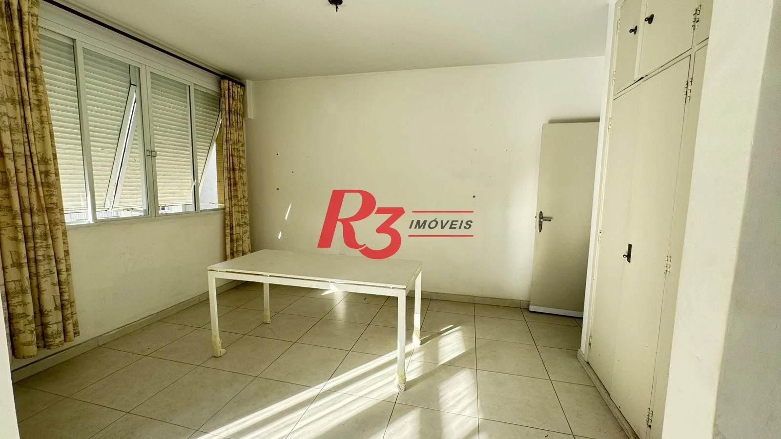 Apartamento com 3 dormitórios para alugar, 140 m² por R$ 4.594,07/mês - Gonzaga - Santos/SP
