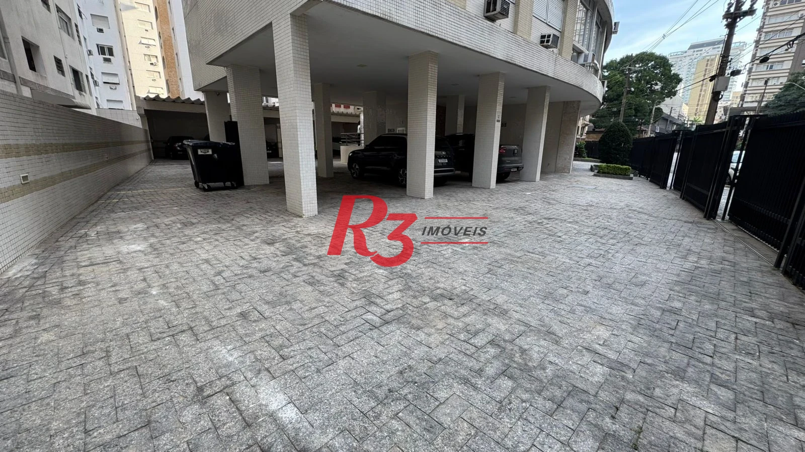 Apartamento com 3 dormitórios para alugar, 140 m² por R$ 4.594,07/mês - Gonzaga - Santos/SP