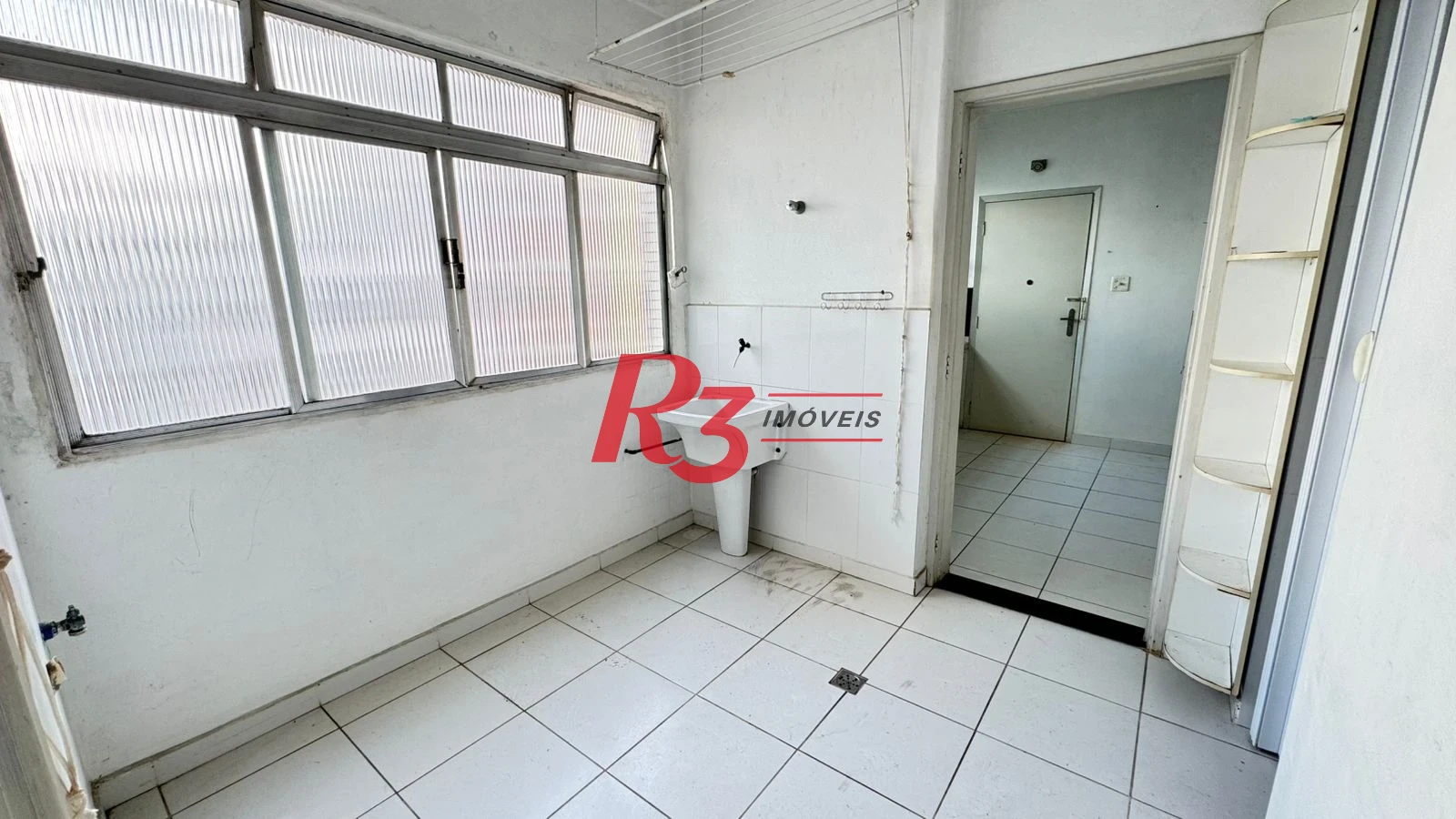 Apartamento com 3 dormitórios para alugar, 140 m² por R$ 4.594,07/mês - Gonzaga - Santos/SP