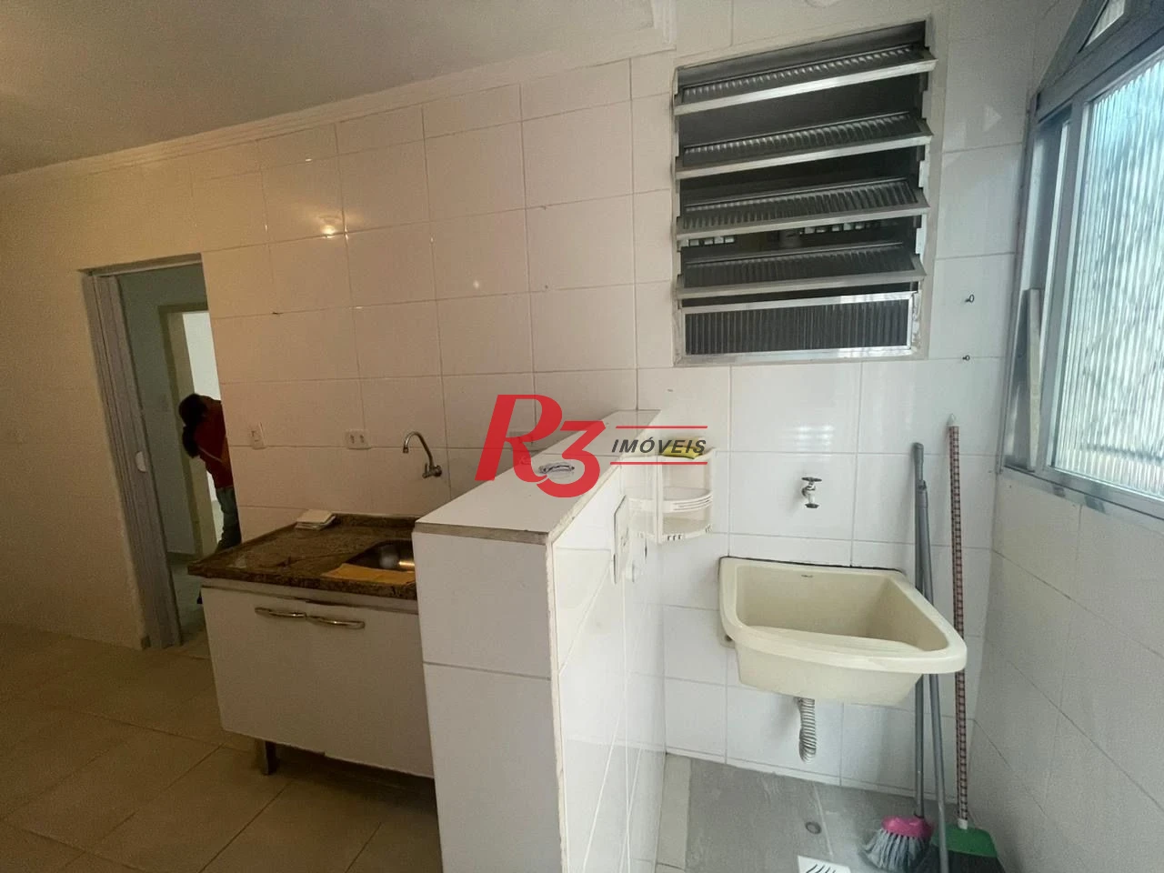 Apartamento para alugar, 90 m² por R$ 3.000,00/mês - Encruzilhada - Santos/SP
