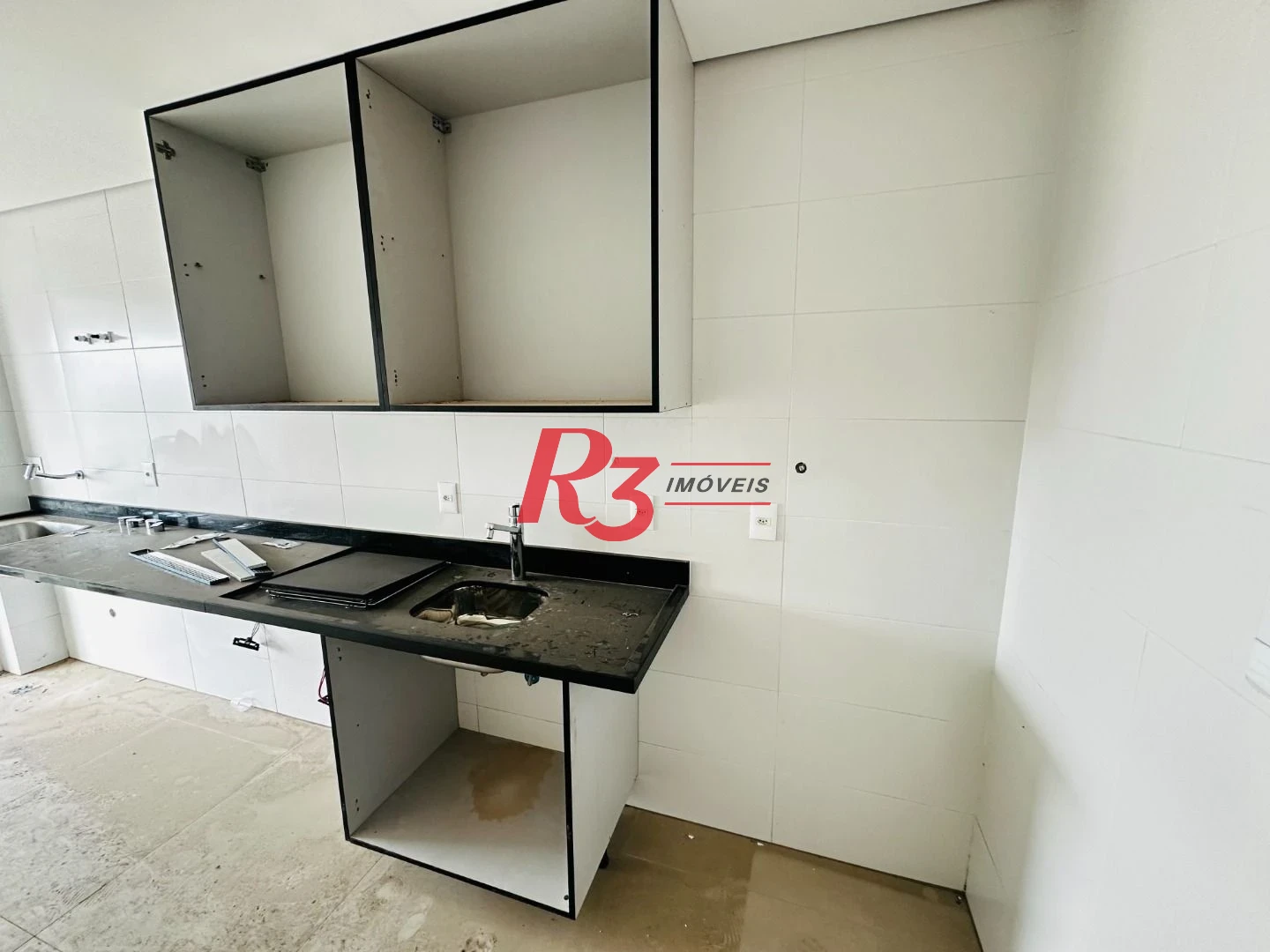 Apartamento com 1 dormitório à venda, 60 m² por R$ 700.000,00 - Boqueirão - Santos/SP