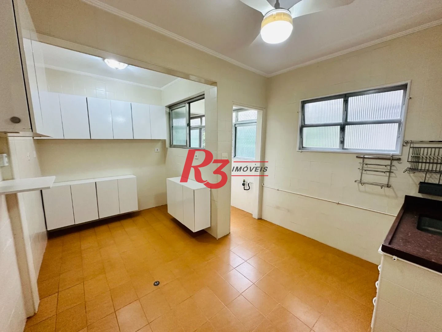 Apartamento com 2 dormitórios para alugar, 79 m² por R$ 4.400,00/mês - Boqueirão - Santos/SP