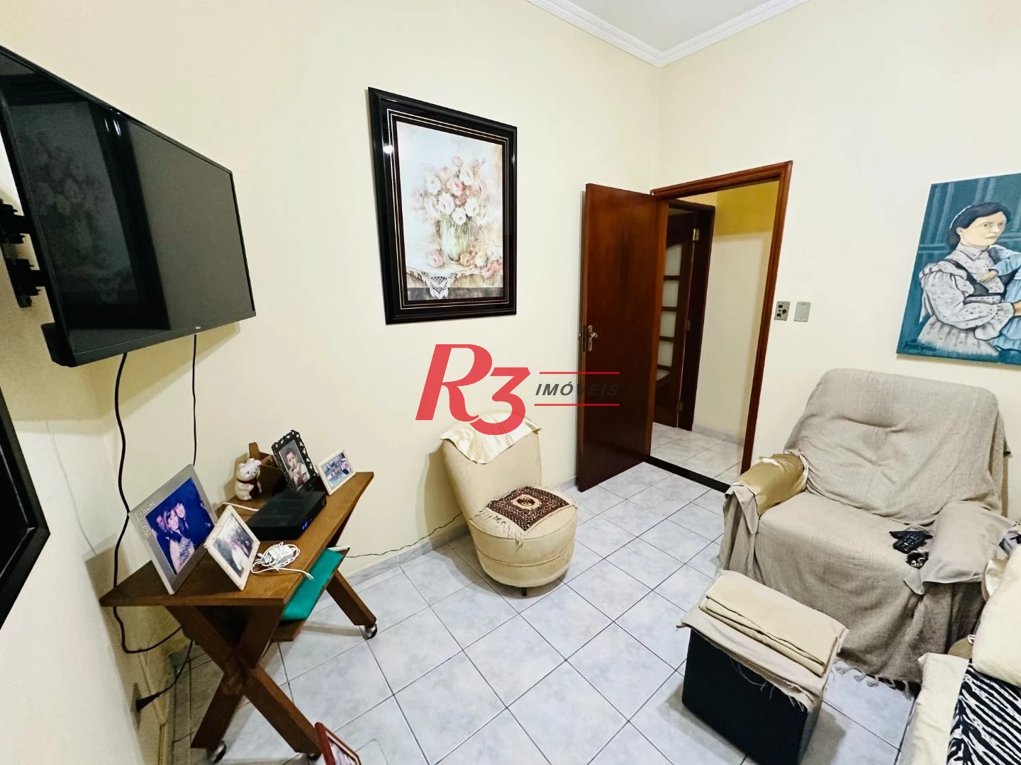 Casa sobreposta à venda 3 quartos suíte 1 vaga Boqueirão Santos