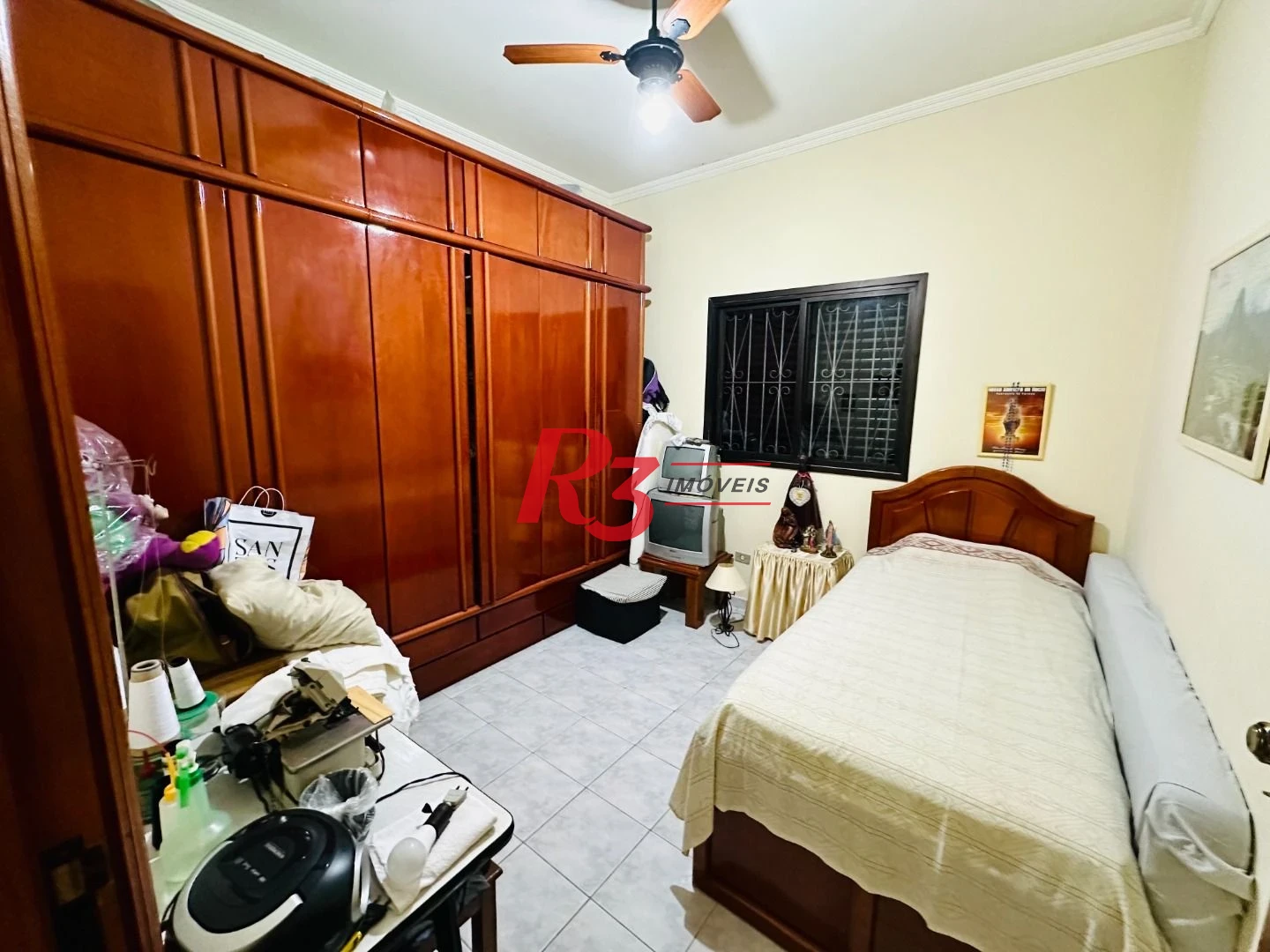 Casa sobreposta à venda 3 quartos suíte 1 vaga Boqueirão Santos