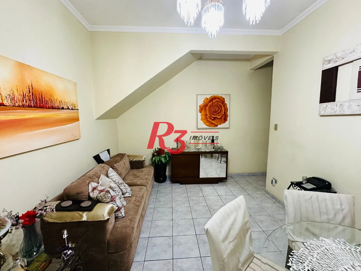 Casa sobreposta à venda 3 quartos suíte 1 vaga Boqueirão Santos