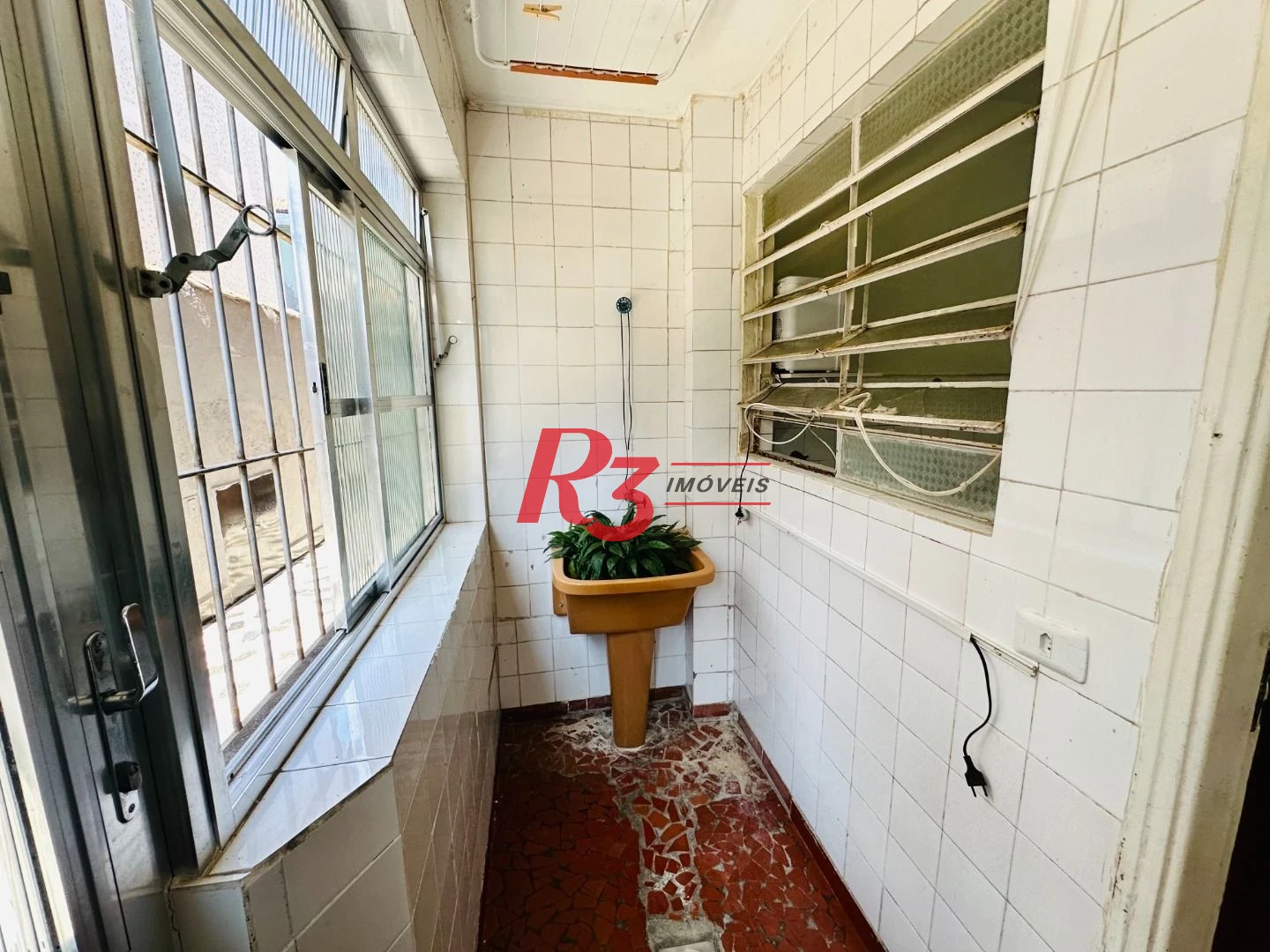 Apartamento com 2 dormitórios à venda, 78 m² por R$ 350.000,00 - Macuco - Santos/SP