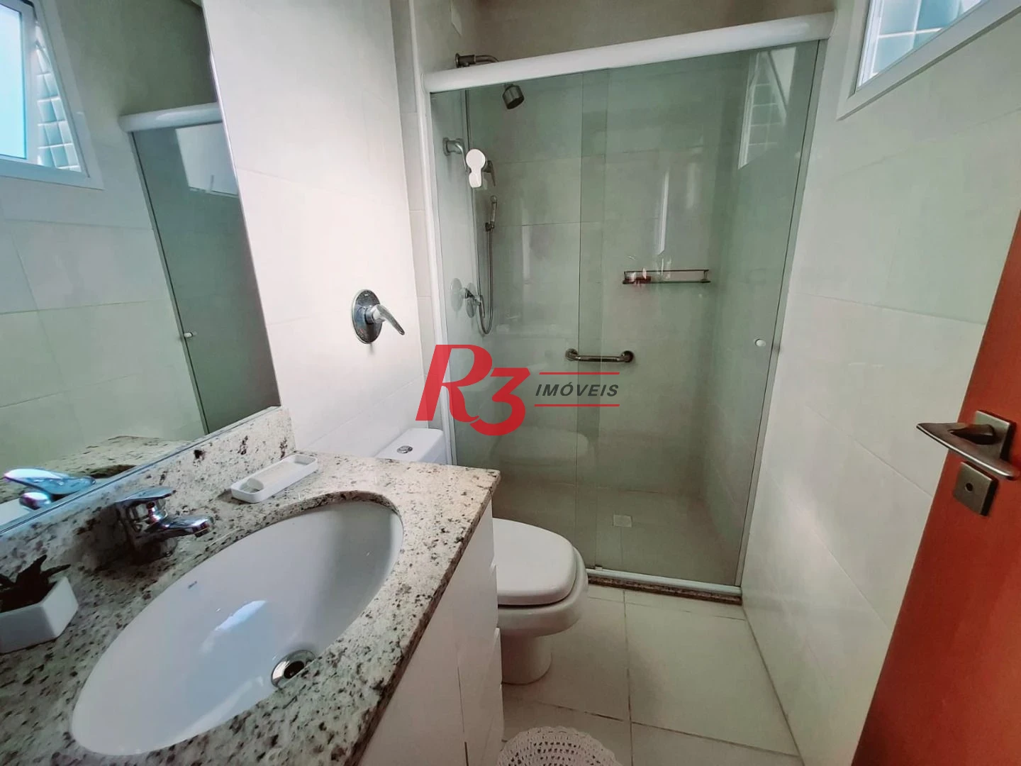 Apartamento com 2 dormitórios à venda, 72 m² por R$ 970.000,00 - Boqueirão - Santos/SP