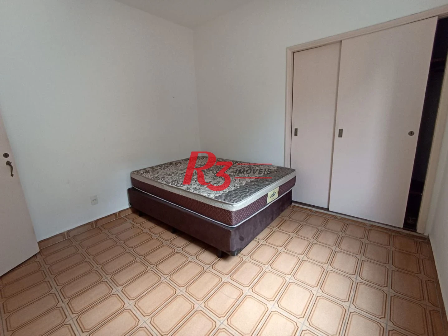 Apartamento com 2 dormitórios à venda, 70 m² por R$ 349.900,00 - Boqueirão - Santos/SP